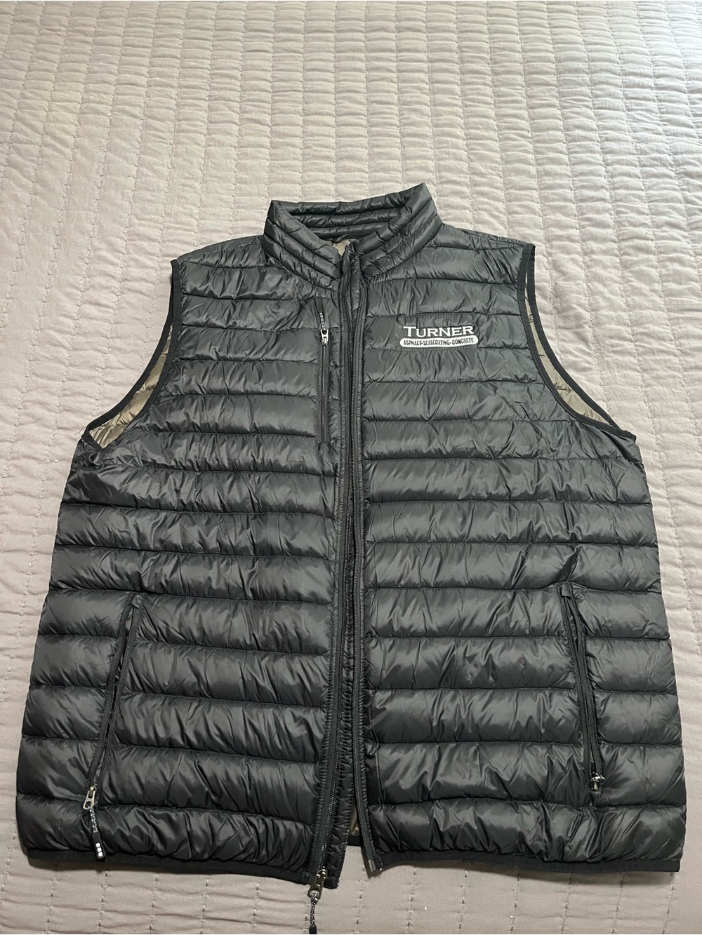 Elevate Men's Black Quilted Down-Style Vest